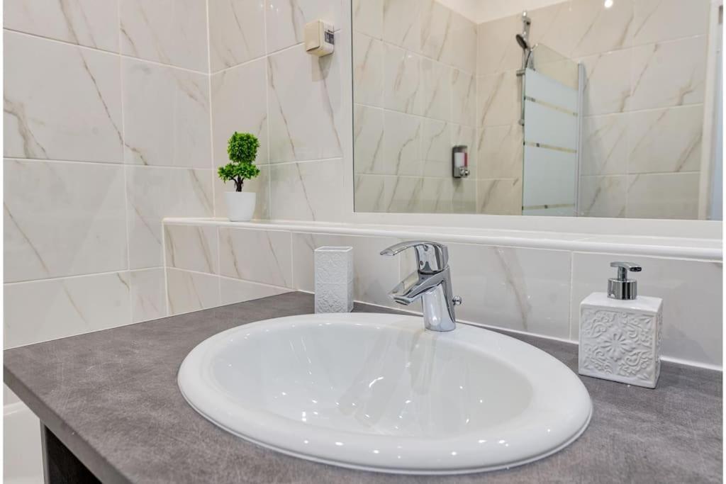 Aux Portes De Paris , Un 3 Pcs Bien Amenage Ножан-сюр-Марн Экстерьер фото